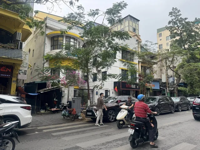 BÁN NHÀ MẶT PHỐ TUỆ TĨNH. 320M2 - 4 TẦNG. MT 12M.