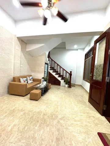 NHỈNH 8.x TỶ SIÊU PHẨM NHÀ MỚI - LÔ GÓC - TRUNG TÂM HAI BÀ TRƯNG - MINH KHAI 35m NHÀ 5 TẦNG 3 NGỦ (Có Thương lượng)