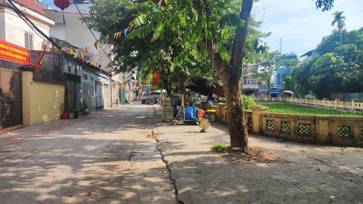 Bán nhà 101.5m² có sẵn 101,5m² thổ cư ngang 5,6m giá 23.9 tỷ tại Đường Đông Ngạc Phường Đông Ngạc