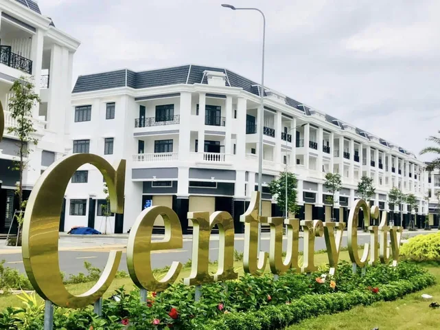 BÁN ĐẤT ĐỐI DIỆN CÔNG VIÊN XANH MÁT, LÔ GÓC 2 MẶT TIỀN, DỰ ÁN CENTURY CITY 3 PHÚT TỚI SÂN BAY LONG THÀNH 100M2 FULL THỔ CƯ, giá 2.5 tỷ. Tỉnh Lộ 769,  Xã Long Thành, Đồng Nai