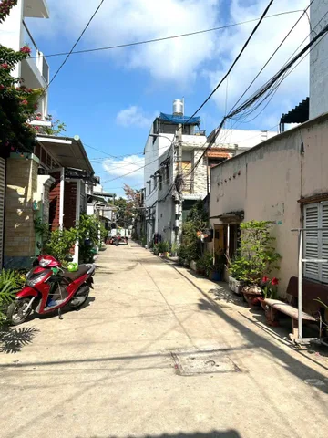 NHÀ ĐẸP – GIÁ TỐT – CHÍNH CHỦ CẦN BÁN NHÀ tại Tổ 3, ấp Hưng Lân, xã Bà Điểm, huyện Hóc Môn, TP.HCM
