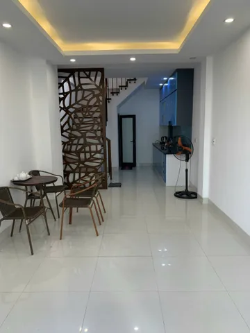 Cho Thuê Nhà Ngõ 406 Hồ Tùng Mậu 40M² 5 Tầng 4 Ngủ - Nội Thất CB - Ở, Kinh Doanh - Giá Thuê 15,5 tr