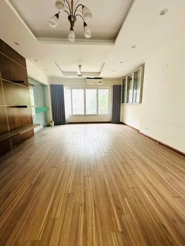 Bán liền kề KĐT Yên Hòa – Trung Kính | 73m2, 5 tầng, view công viên | HIẾM – GIÁ TỐT 36.2 TỶ