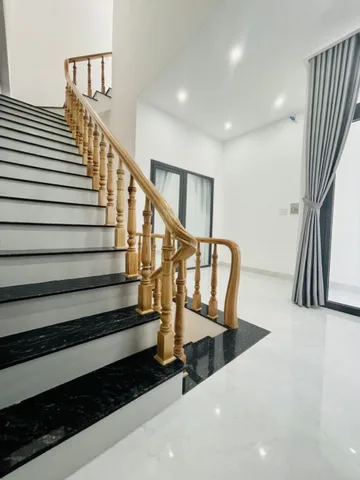 BÁN NHÀ 1 TRỆT 1 LỬNG 2 LẦU  MỚI ĐẸP LẦU HẺM Ô TÔ NGUYỄN BỈNH KHIÊM, GẦN BIỂN BÃI TRƯỚC