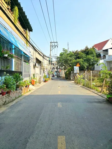 🚗 BÁN NHÀ 2 TẦNG - 56M2(4*14), HOÀN CÔNG, CÓ DÒNG TIỀN 6TR/TH - KHÔNG QH - NHÀ HẺM XE HƠI - GẦN CHỢ, UBND P LONG TRƯỜNG, THỦ ĐỨC.(A)