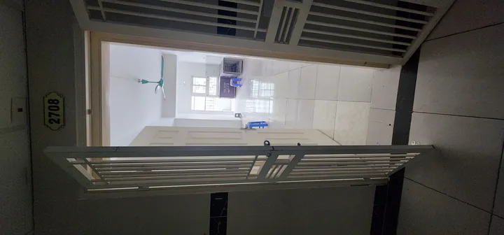 Cho thuê căn hộ 2 ngủ, 2 tắm tại khu đô thị Linh Đàm lâu dài, giá hợp lý, để ở và làm văn phòng.