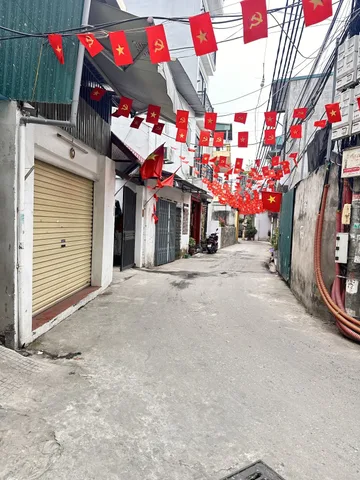 Bán nhà Đông Thiên 36m² full thổ cư ngang 3.4m giá 11.9 tỷ tại Đường Đông Thiên Phường Vĩnh Hưng (MUA/BÁN BĐS nhắn tin Zalo 0862299066)