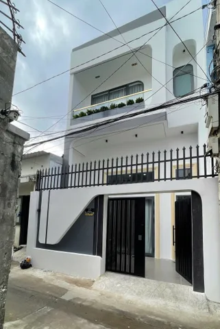 Nhà đẹp 3 tầng kiên cố (đã hoàn công) - Tại phường Nha Trang - Có bãi đỗ xe ôtô cạnh nhà

📐Diện tích: 69,4m² ngang 5,8m