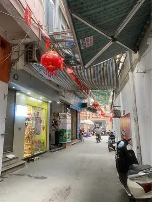 B án Đất TT Cầu Giấy sổ 100m2, mặt tiền 6m, sát mặt phố, 20 tỷ.