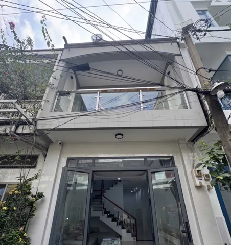 Bán nhà 2 lầu đầy đủ nội thất 1tỷ550tr DIÊN HỒNG P1 BÌNH THẠNH SỔ HỒNG RIÊNG