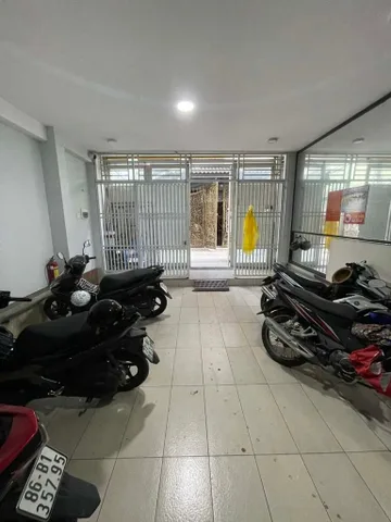 Nhà bán phạm ngủ lão gần trường cn 4, chợ