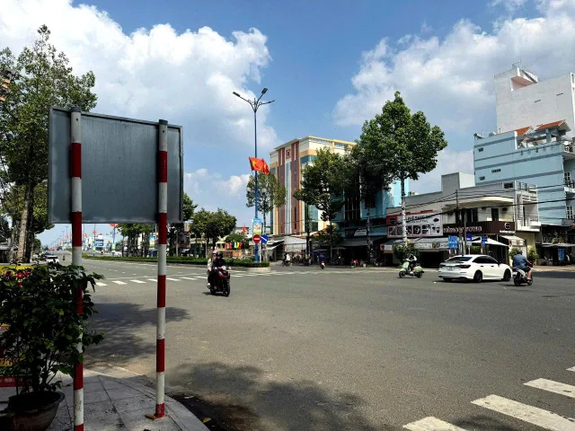 Bán nhà mặt tiền Hùng Vương, Phường 1, TP. Mỹ Tho. Đối diện UBND Phường Mỹ Tho.