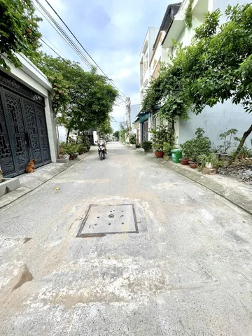 🚗 BÁN NHÀ 3 TẦNG - 61M2(4/6*14), HOÀN CÔNG, 4PN, 3WC, GIẾNG TRỜI - KHÔNG QH - NHÀ HẺM XE HƠI 7M - SÁT VINHOME, P LONG BÌNH, THỦ ĐỨC.(T)