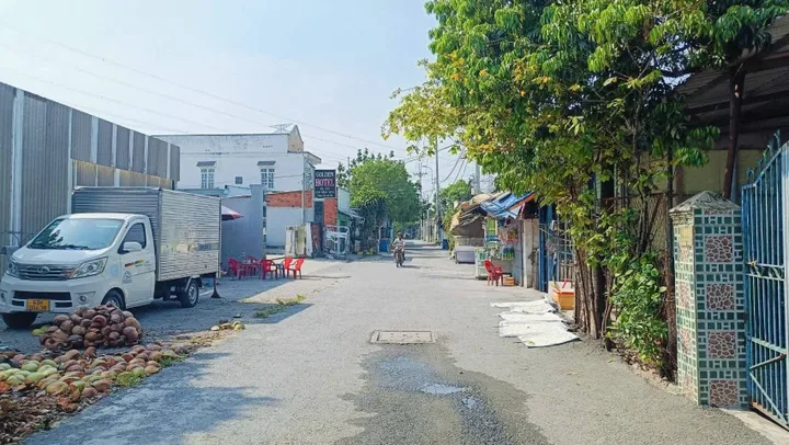 Bán dãy nhà trọ 22 phòng và 3 căn nhà mặt tiền 1/Tỉnh Lộ 8 xã Trung An Củ Chi TPHCM, DT: 13x42m.