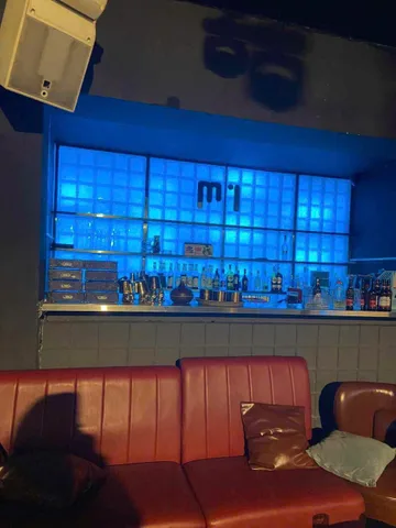 cho thuê nhà 2 tầng mặt phố Phan Bội Châu, phường Cửa Nam ( quận Hoàn Kiếm cũ), Hà Nội
Diện tích sử dụng: 130 m² (gồm 40 M2 tầng 1, 90 m² tầng 2)
- Mặt tiền: 5m.
- Giá thuê: 40tr/
