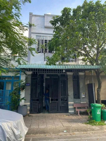Cần bán gấp nhà 2 tầng cư xá A42, đường Lương Văn Nho, gần trường cấp 1,2 Tân Phong A và B, gần chợ