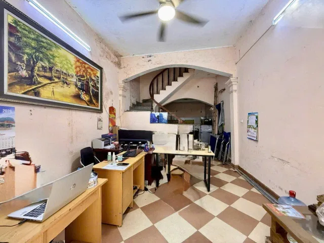 Cho Thuê Nhà Riêng Khuất Duy Tiến - Thanh Xuân 40M² 4 Tầng 5 Ngủ - Ở, Kinh Doanh VP - 10M Ra Ô Tô - Giá Thuê 18tr