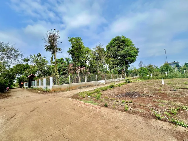 ĐẤT HẺM C1 NGUYỄN XUÂN NGUYÊN, BUÔN NAO A , P TÂN AN .