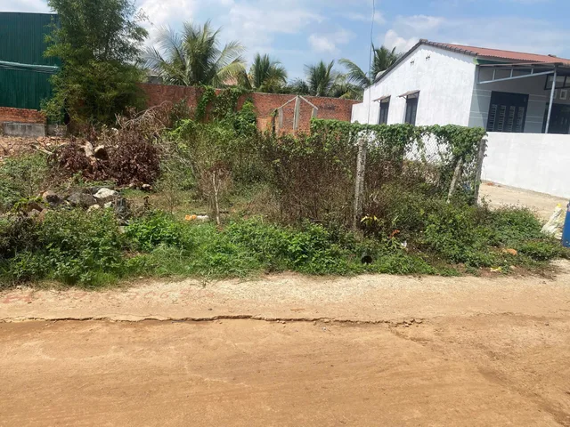 Bán đất 225.2m² có sẵn 100m² thổ cư ngang 10.0m giá 2.49 tỷ tại Phường Ea Kao