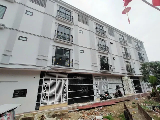 Em còn 1 căn duy nhất gần Quốc lộ 6 Biên Giang. Giá 3.95 tỷ