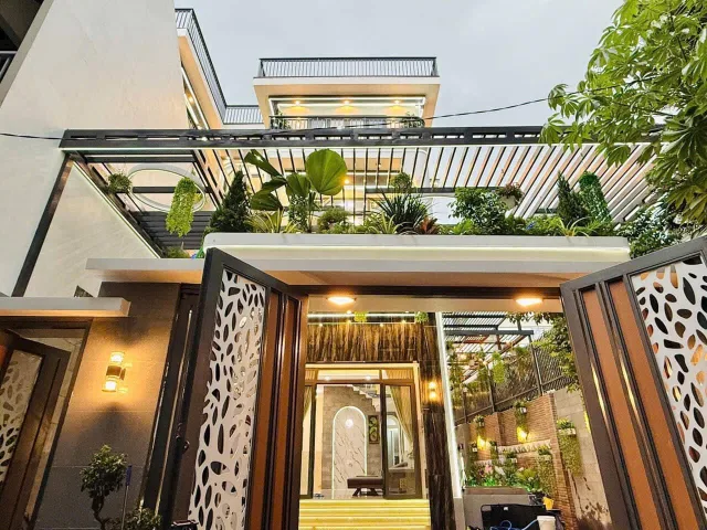 Nhà cô chú ký gửi riêng. Hai Bà Trưng,P3,Q3. Giá 3tỷ150tr, giá thuê 19tr/tháng. 96m2 (6x16m) hẻm 5m. Kết cấu 1T,1L-2PN,2WC.