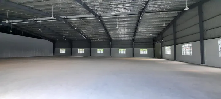 Nhà xưởng cho thuê mặt đường tô ngọc vân phường thạnh xuân quận 12 dt: 1500m giá 120 triêu