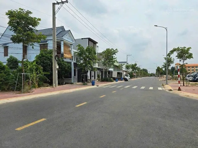 Đất ngộp,bán nhanh MT ngay chợ Đại Phước, gần cầu Cát Lái-SG,1ty8 bao thuế phí,sổ sẵn cầm liền tay