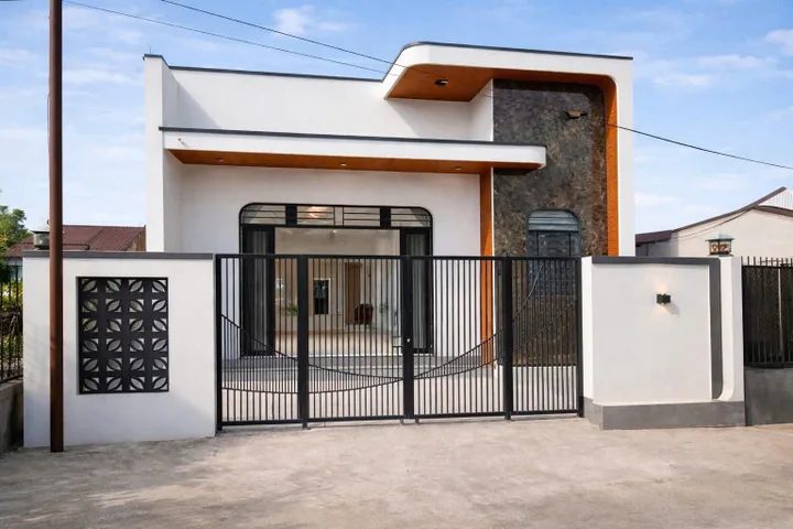 🏠 BÁN NHÀ TRỆT ĐẸP MẶT TIỀN RẠCH TẦM BÓT – NGANG 7.4M (VỊ TRÍ THOÁNG MÁT)