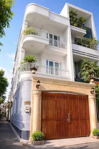 BÁN CĂN GÓC 2 MẶT TIỀN GẦN NGAY NGÃ TƯ BÌNH THÁI 3 TẦNG KIÊN CỐ