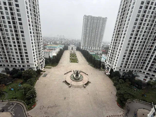 BÁN CĂN CHUNG CƯ ROYAL CITY. 180M2 - 3PN - 2WC