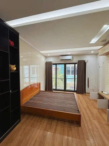 Cho thuê nhà LÔ GÓC - MP - KD Trương Công Giai, Cầu Giấy 35m X 5T giá 30 triệu
