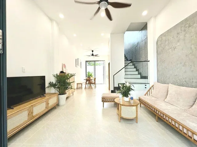 Nhà đẹp Lò Lu gần Đông Tăng Long – full nội thất – khu dân trí cao – đường 8m - Hiếm bán