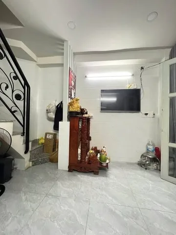 NHÀ MỚI 3 TÂNG - CÁCH 1 CĂN RA MẶT TIỀN HẺM Ô TÔ CHỈ 2,1 TỶ