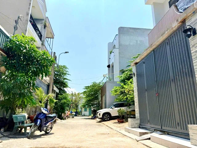 🚗 BÁN NHÀ C4 - 62M2(6.2/6.6*10.3), CÔNG NHẬN ĐỦ - KHÔNG QH - HẺM XE HƠI - SÁT VINHOME. P LONG BÌNH, THỦ ĐỨC.(X)