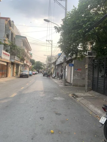 Nhà 69m2 hẻm xe hơi đường Lê Lợi giao Lê Văn Việt gần Vincom Quận 9
