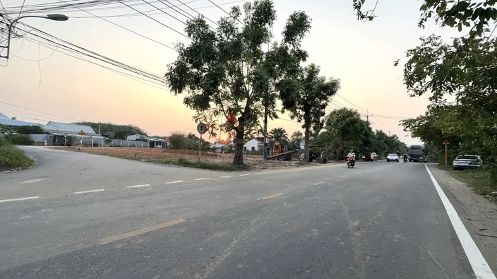 2 Mặt Tiền DT:100m2 Tại TL2 xã phuoc vĩnh an củ chi . Giá chỉ hơn 2 tỷ xíu
