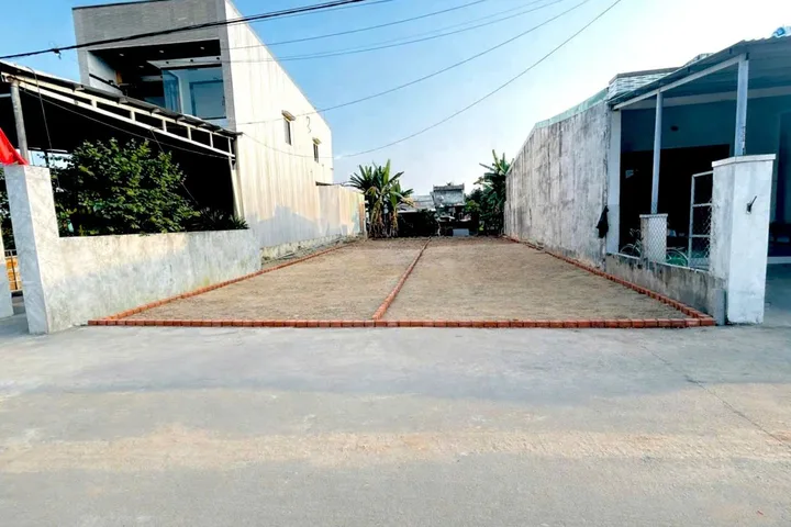 Chính chủ cần bán 2 lô liền kề nằm ngay trục chính Đông Phú-Đại Hiệp