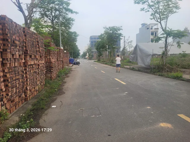 Bán 85m mặt tiền 5m hướng đông bắc đất him lam thụ ninh dãy LK12 đường 16m thông 2 đầu. Phường kinh bắc tỉnh bắc ninh