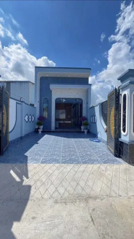 A chị đang có tài chính 300tr muốn mua nhà đừng bỏ qua căn nhà này, nhà sổ riêng thổ cư, 500m đầy đủ các tiện ít