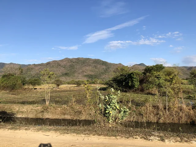 Bán đất mặt tiền bờ kênh
