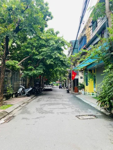 BÁN NHÀ ĐƯỜNG KHUẤT DUY TIẾN. 60M2 - 5 TẦNG. GARA Ô TÔ. KINH DOANH.