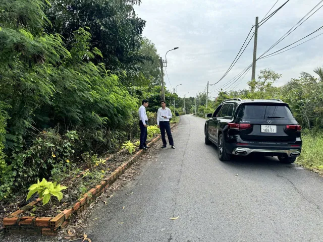 Bán lô đất vườn 1800m đường nhưa hưng long