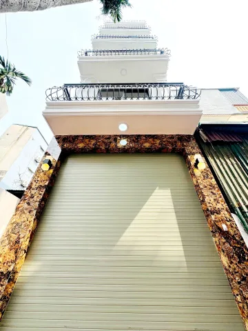 Bán nhà 41m² full thổ cư ngang 3,5m giá 10.2 tỷ tại Đường An Dương Vương Phường Phú Thượng