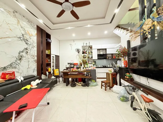 HIẾM HOÀNG VĂN THÁI 64m2 MẶT Ngõ Thông 15m ra mặt Phố Ô Tô Trước nhà Ba gác Tránh ở luôn 13.5 tỷ