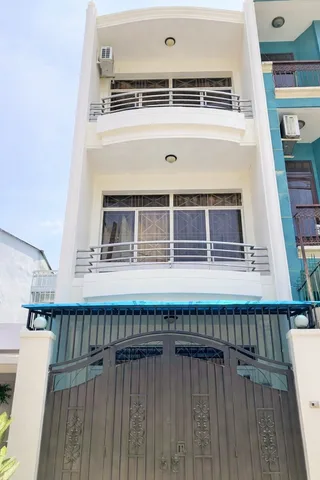 BÁN NHÀ ĐẸP - 11,9 TỶ - CHÍNH CHỦ – HẺM XE HƠI - DỌN VÀO Ở NGAY