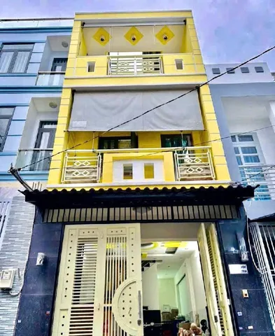Cô chú bán gấp nhà 3 lầu đầy đủ nội thất hẻm xe tải con 3t150 DT 50m2, Hoàng Việt, P4, Quận Tân Bình, SHR