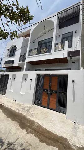 Bán 2 căn nhà Diên Toàn ,Diên Khánh 1 trệt 1 lầu đúc mới 100%.Có Giấy phép xây dựng
Diện tích đất 60m/căn 
DTXD :104m/căn