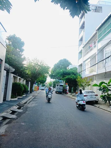 GẤP BÁN NHÀ MẶT TIỀN - ĐƯỜNG HỒNG LĨNH - KHU BÀN CỜ 💰22,5 TỶ ( LVCC )
- Diện tích : 93.5m2 ( ngang 5m )
- Nhà 6 tầng gồm 13 phòng ngủ , 14 wc, có thang máy. Vị trí trung tâm thành phố
- Sổ hồng hoàn công
💰22.5 tỷ ( thương lượng nhẹ )