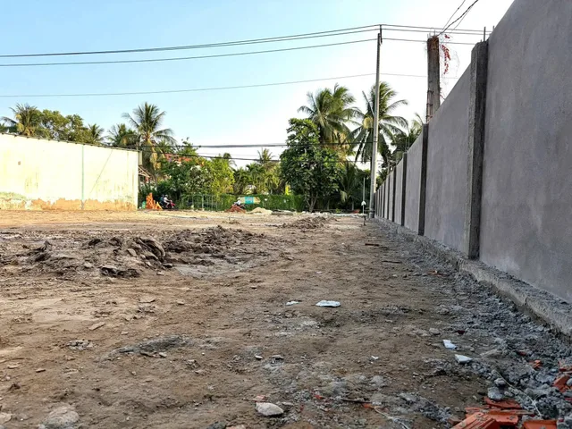 Cho thuê mặt bằng 700m2 mặt tiền Ql57B,giá 15 triệu