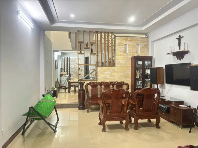 Bán Gấp Nhà Phố 2 Tầng 96m2 XeHơi Đậu Trước Nhà Chạy Các Hướng Ra Lê Đức Thọ P13 Q Gò Vấp